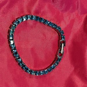 Vintage Swan Signed Swarovski Tennis Chain Link Bracelet (mint condition)